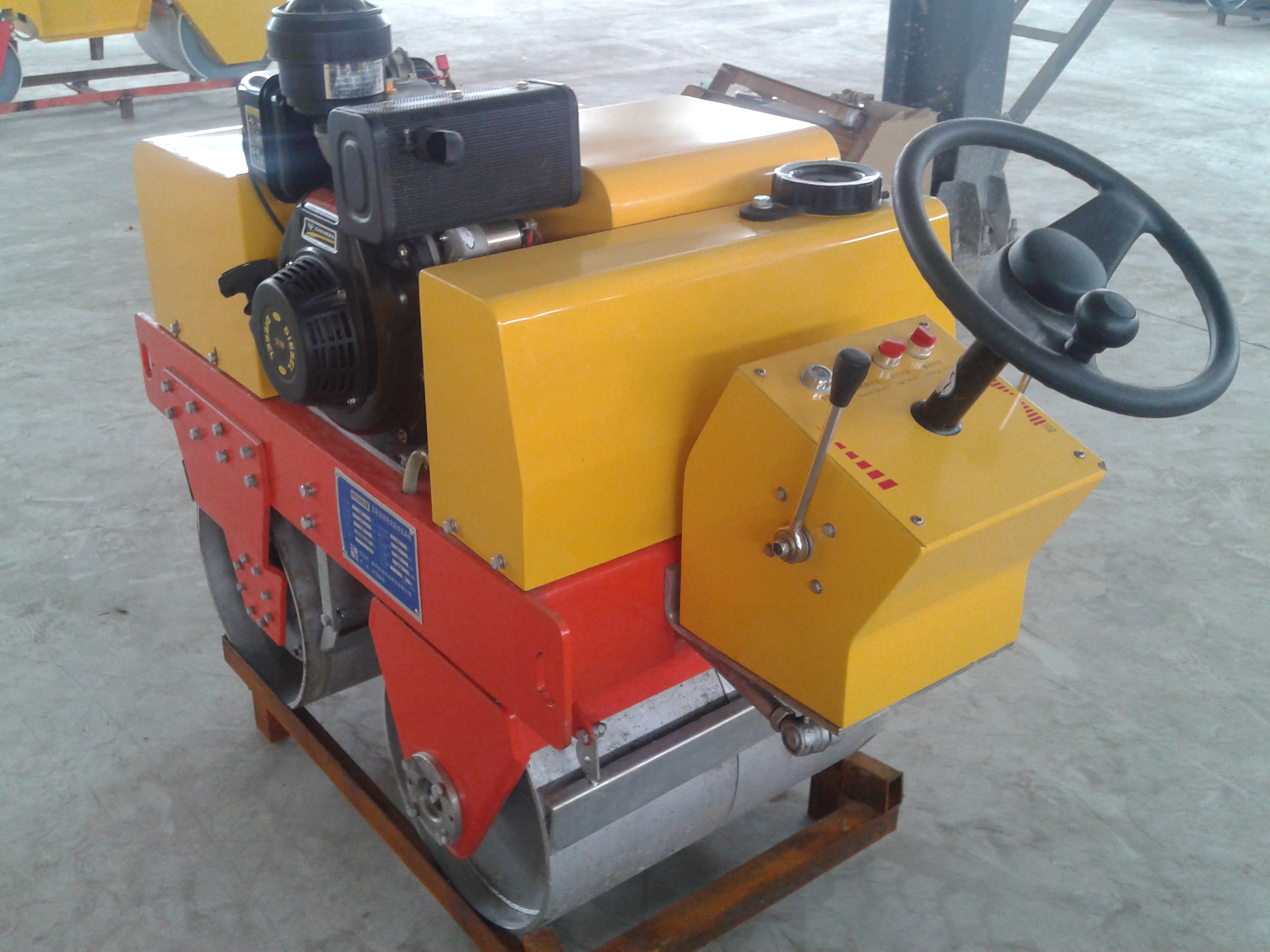 600雙輪方向小型壓路機