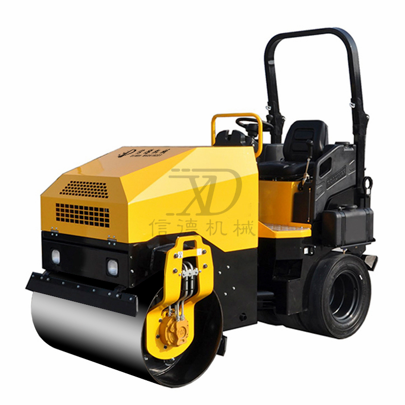 2.0A型雙驅(qū)壓路機.jpg