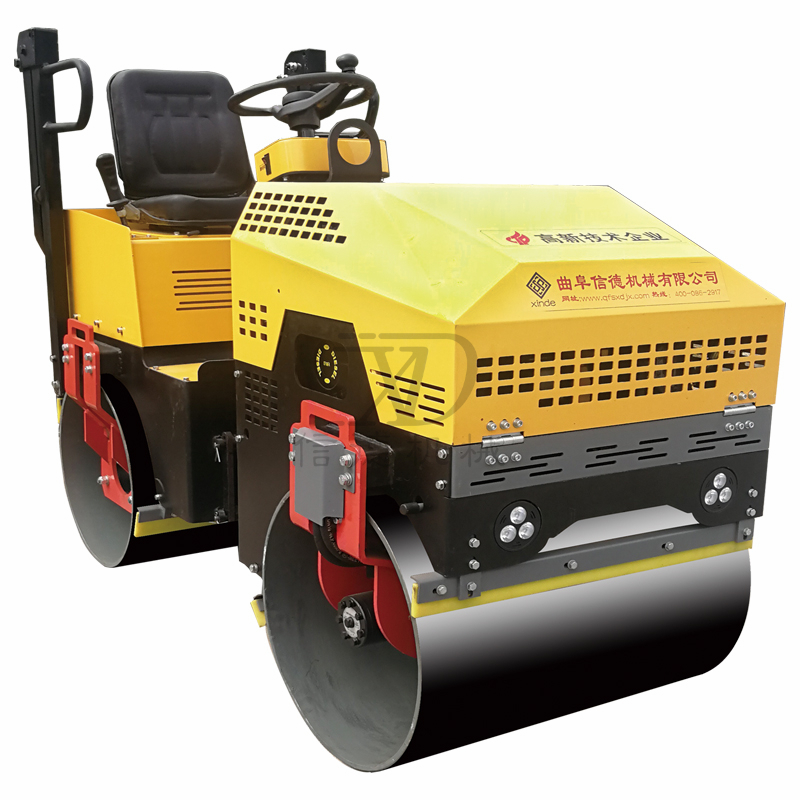 1565430927105324.jpg 880型雙驅(qū)壓路機.jpg